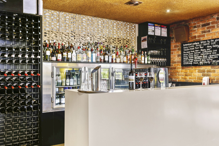 Food & Drinks 5, Botanical Motel, S. Grampians - Hamilton