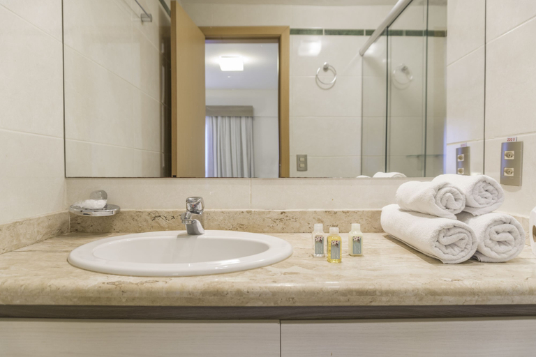 Bathroom 5, Kristie Resort, Natal