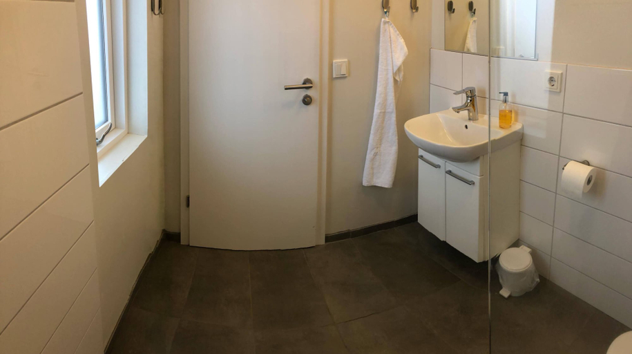 Bathroom 3, Hvammstangi Hill Homes, Húnaþing vestra
