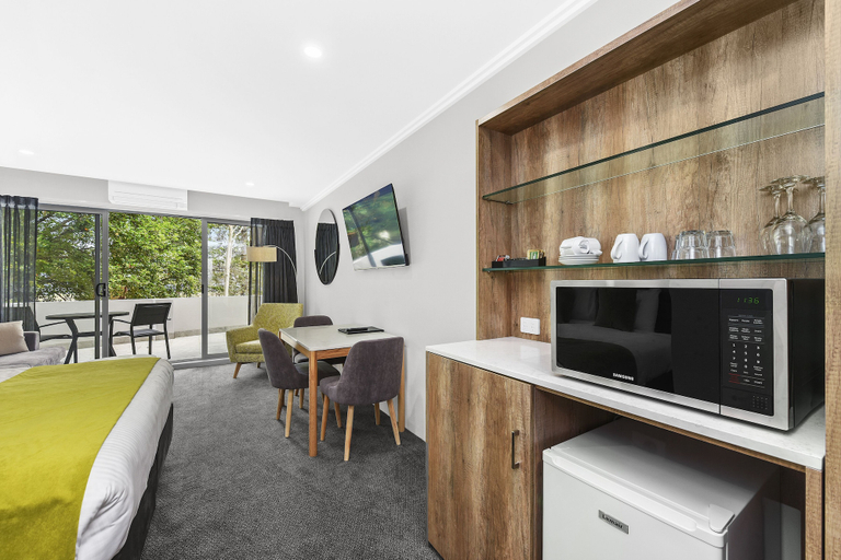 Bedroom 4, Palm Court Motor Inn, Port Macquarie-Hastings - Pt A
