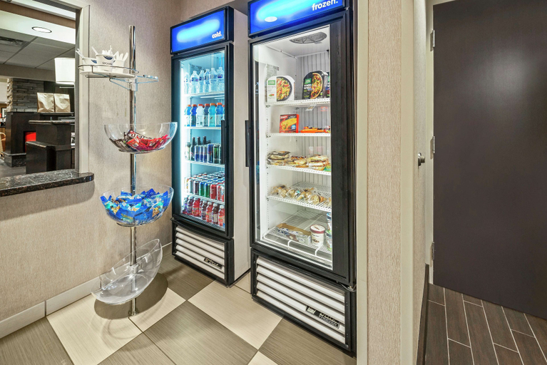 Food & Drinks 5, Hampton Inn & Suites Tulsa/Catoosa, Rogers