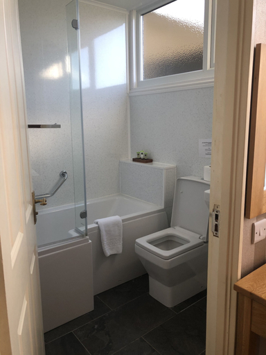 Bathroom 4, The Dog and Partridge Country Inn, Staffordshire