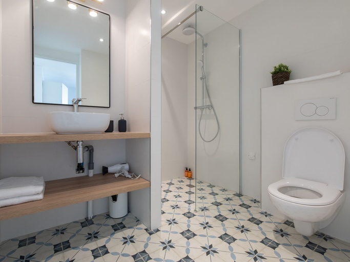 Bathroom 3, Le Berliet-monplaisir, Rhône