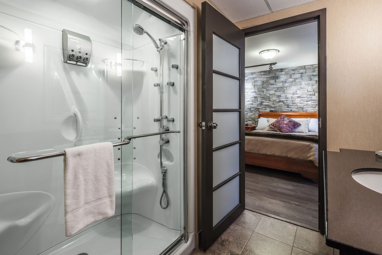 Bathroom 4, Hotel Chateau Bellevue, Communauté-Urbaine-de-Québec