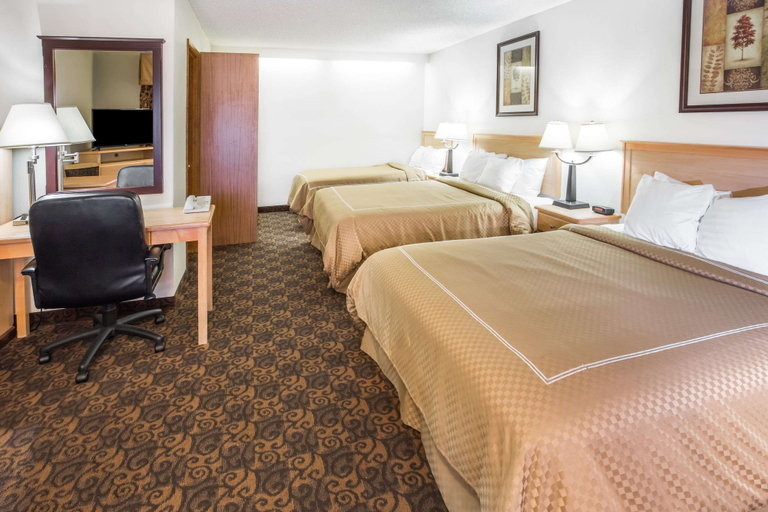 Bedroom 3, Days Inn by Wyndham Black Bear, Marion