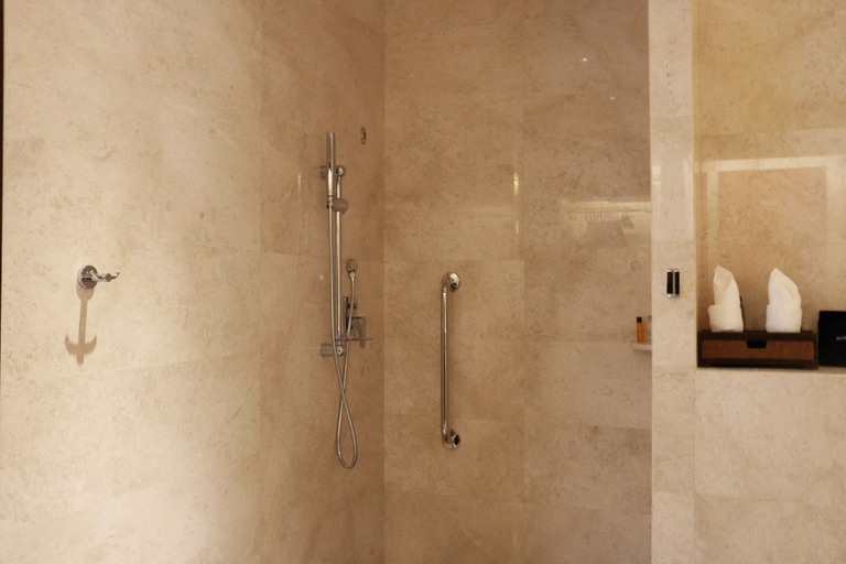 Bathroom 5, Hilton Linzhi Resort, Nyingtri