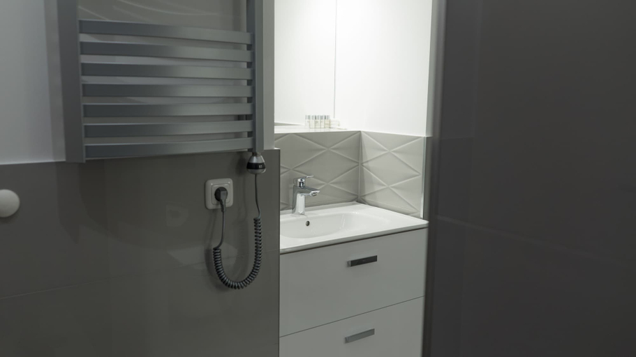Bathroom 5, Hotel Quellenhof, Garmisch-Partenkirchen