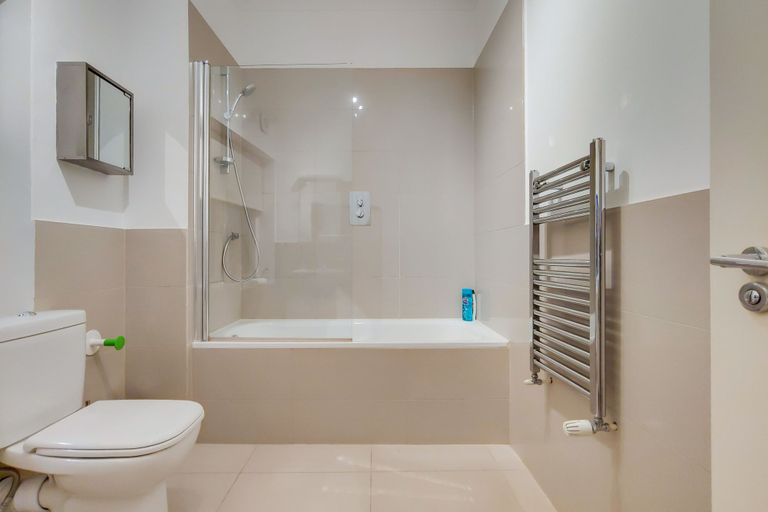 Bathroom 3, Modern 2 Bed & 2 Bath- Leicester Square, London
