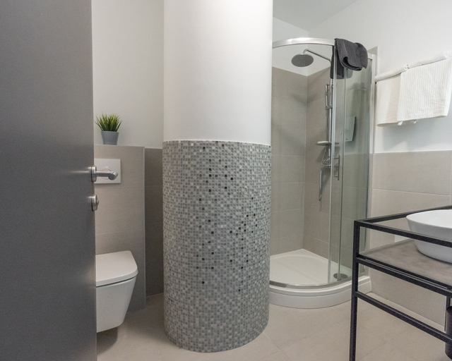 Bathroom 4, Hotel Blue, Zagreb