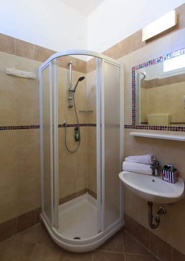 Bathroom 3, Mini Hotel, Rimini