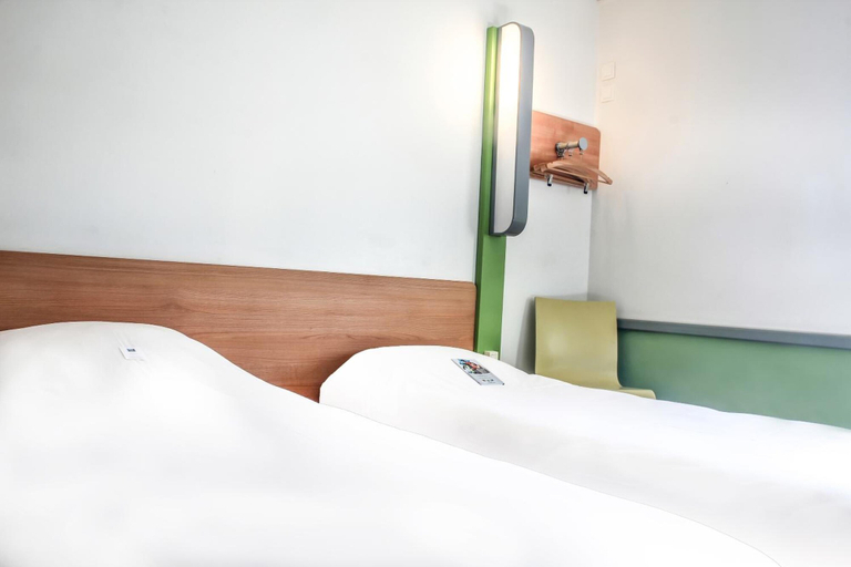 Bedroom 3, Hotel Inn Design Issoudun, Indre