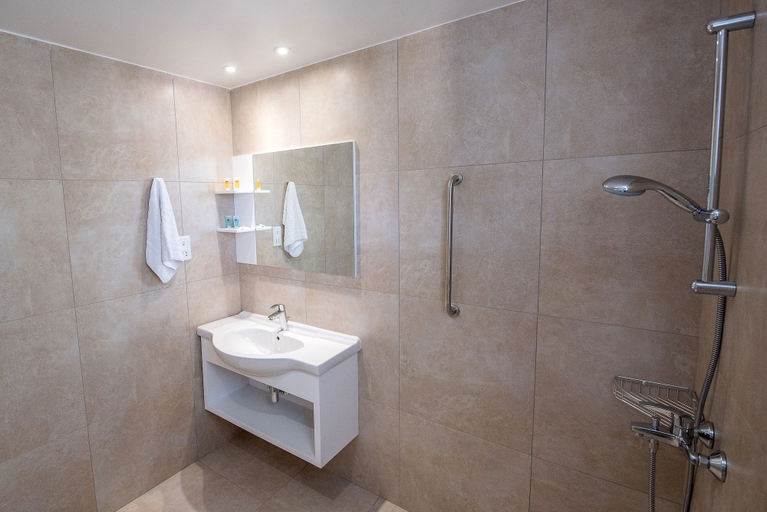 Bathroom, La Casa Di Napa