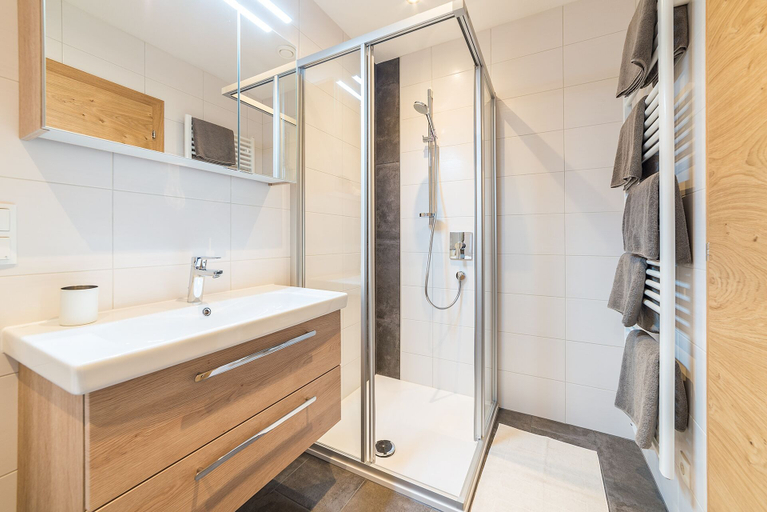 Bathroom 3, Aberghof Apartments, Schwaz