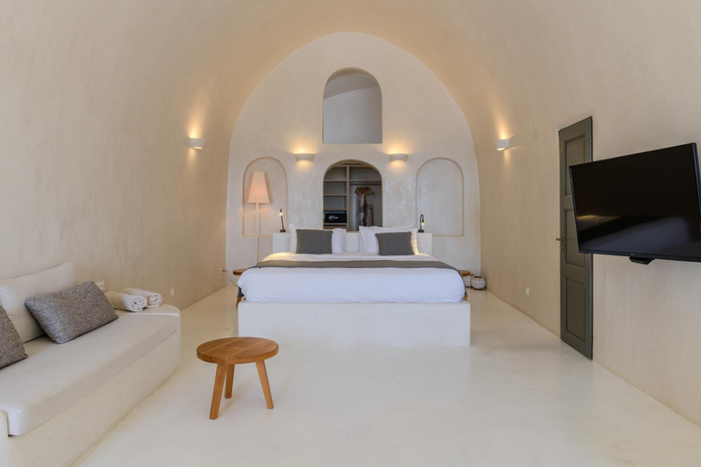 Others 5, Villa Dusk and Dawn in Fira, South Aegean