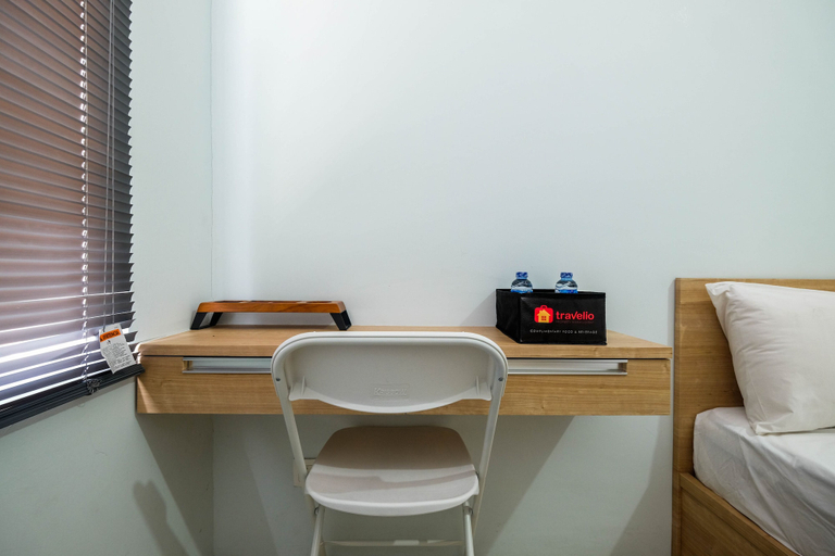 Others 2, Comfy and Nice Studio Apartment at Tamansari Mahogany By Travelio, Karawang