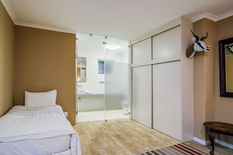 Bedroom 3, Beachy Apartment w Pool Ocean Views Beach Steps, City of Cape Town