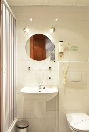 Bathroom 4, Hotel Tristar, Praha 7