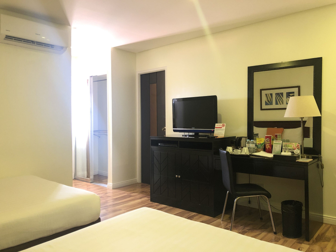 Bedroom 4, Court Meridian Hotel and Suites, Olongapo City