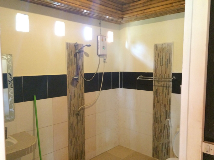 Bathroom 5, The Ford Sunset Beach Resort, Ko Phangan