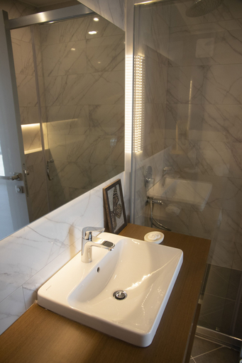 Bathroom 5, Kalyon Çeşme, Çeşme