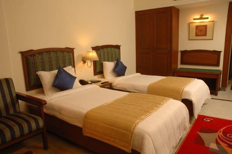 Bedroom 3, Radha Regent, Chennai