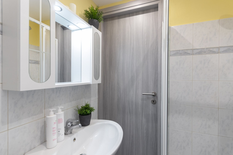 Bathroom 4, Nizza Studio Apartments, Torino