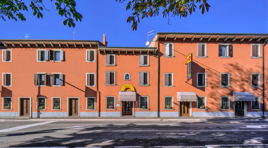 Exterior & Views 2, Hotel Gattopardo, Verona