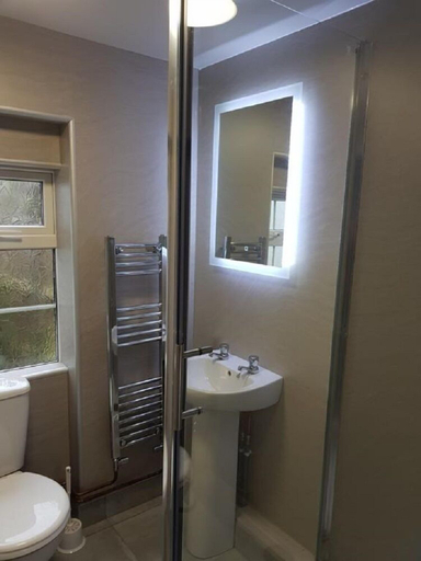 Bathroom, Oak Cottage, Lincolnshire