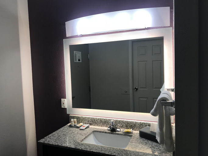 Bathroom 5, La Quinta Inn by Wyndham Fort Collins, Larimer