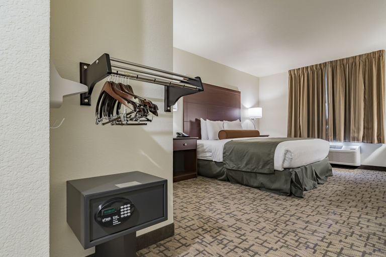 Bedroom 3, Cobblestone Hotel & Suites - Paxton, Ford