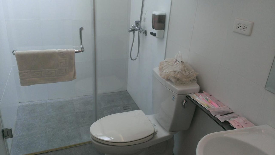 Bathroom, Guoguang B&B, Hualien