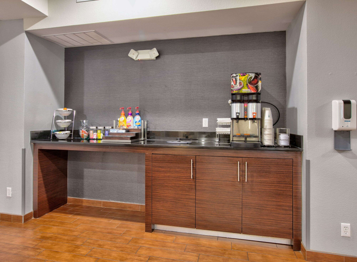Food & Drinks 4, Wingate by Wyndham Longview North, Gregg
