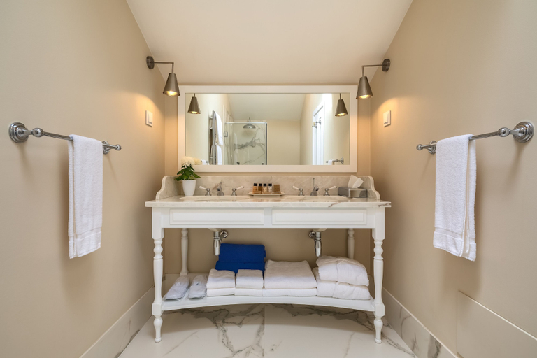 Bathroom 5, Quinta Jardins do Lago, Funchal