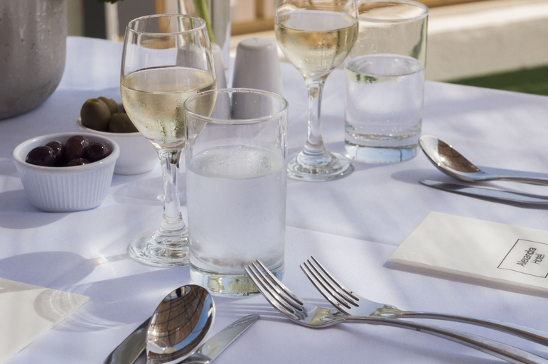 Food & Drinks 5, Alexandra Hotel, St Julian's