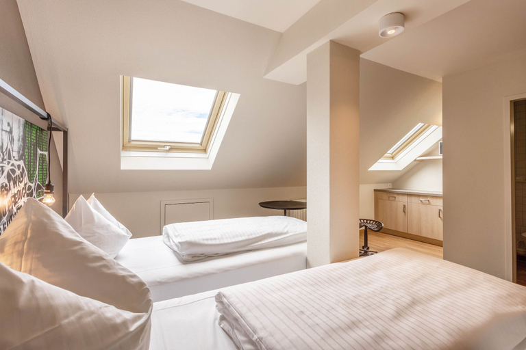 Bedroom 2, Seminaris Hotel Bad Boll, Göppingen