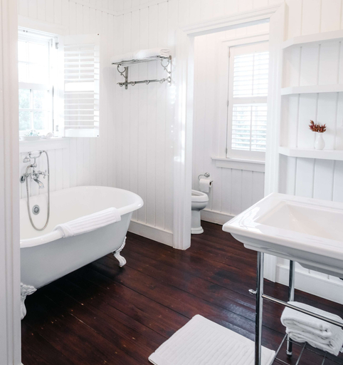 Bathroom 5, Pink Sands Resort