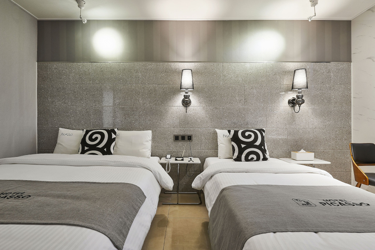 Bedroom 4, Picasso Hotel, Donghae