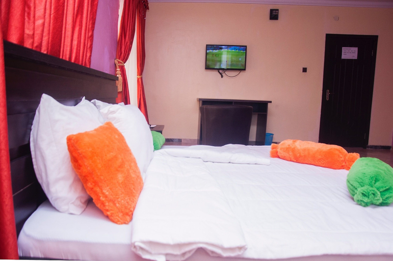 Bedroom 2, Haminton Grand Hotel, Alimosho