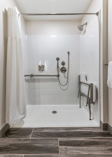 Bathroom 4, Hillstone Inn, Ascend Hotel Collection, Tulare