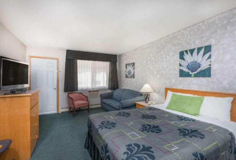 Bedroom 2, Almada Inn, Northern Rockies