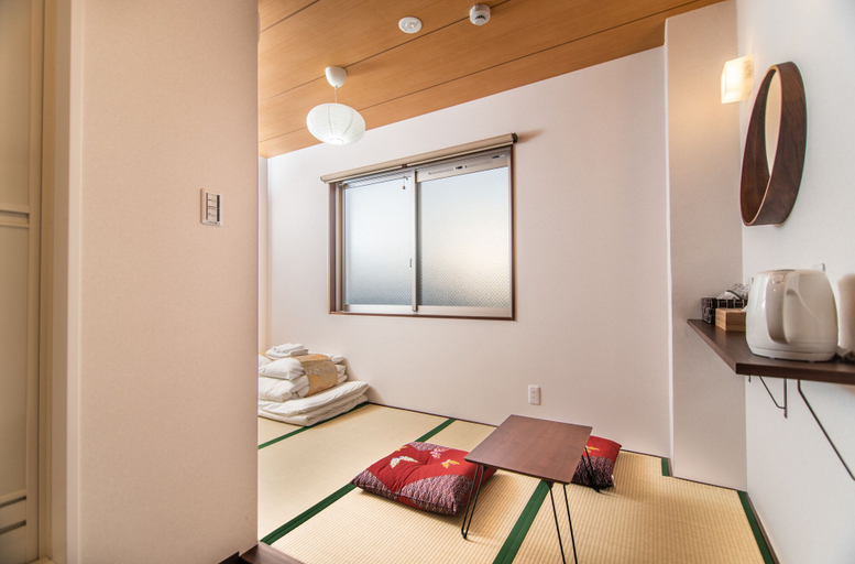 Bedroom 2, Kujira 301, Osaka