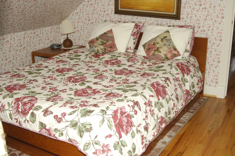 Bedroom 3, Ye Olde Danish Inn, Humboldt