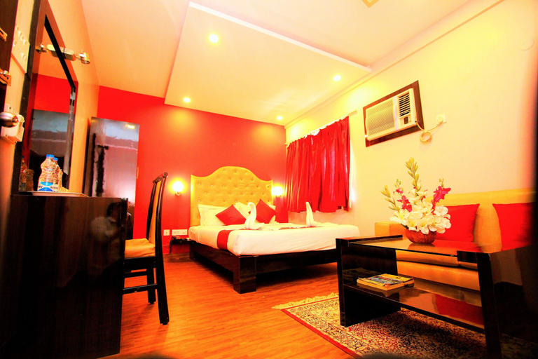 Bedroom 3, Hotel Crestwood, Kolkata