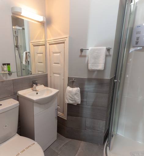Bathroom 5, The Gate Hotel, Dublin
