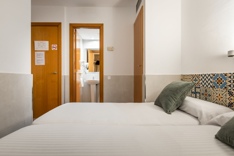 Bedroom 3, Hostal Baler, Barcelona