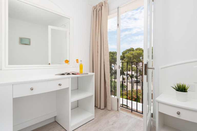 Bathroom 3, Hostal Talamanca, Baleares