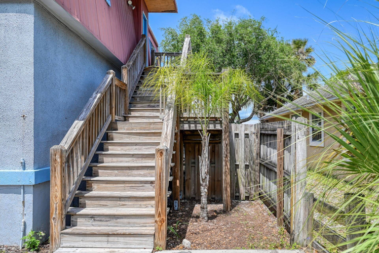 Exterior & Views 2, Endless Summer on B Street - Unit B, Saint Johns