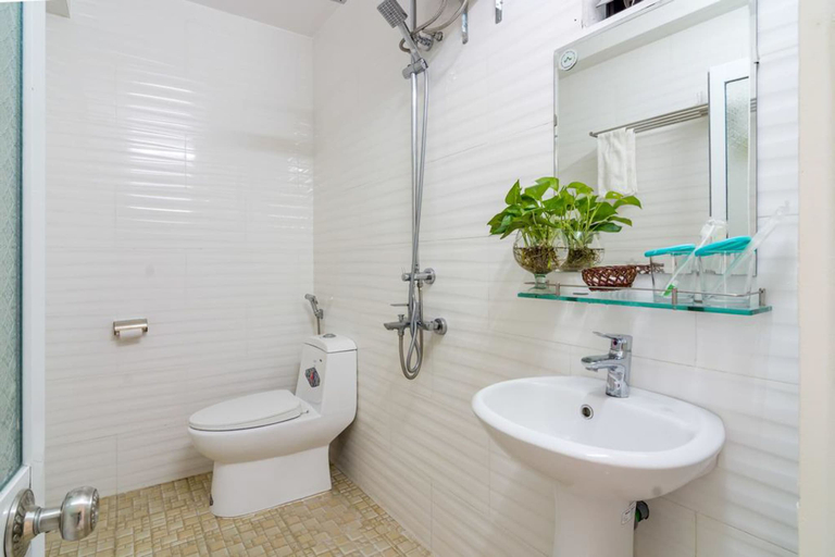 Bathroom 4, An Hien Homestay Hoi An, Da Nang