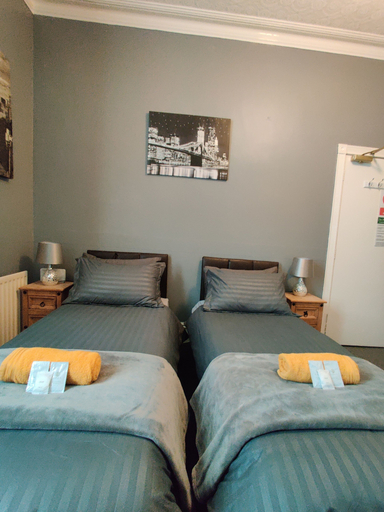 Bedroom 2, The Winning Post, Blackpool