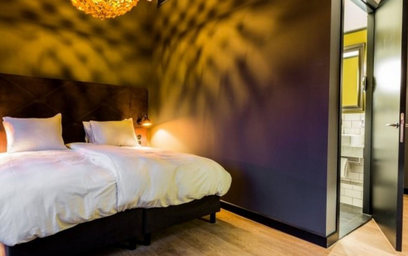 Bedroom 3, Post-Plaza Hotel & Grand Café, Leeuwarden